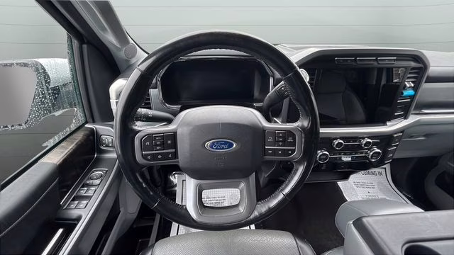 2021 Oxford White Ford F-150 Lariat 4X4 Truck