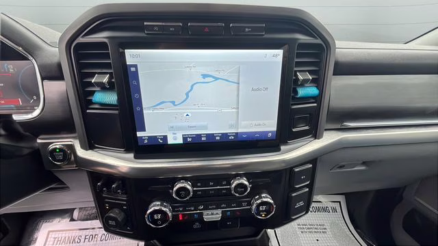 2021 Oxford White Ford F-150 Lariat 4X4 Truck