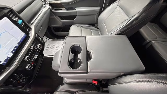 2021 Oxford White Ford F-150 Lariat 4X4 Truck