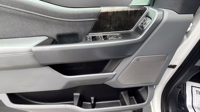 2021 Oxford White Ford F-150 Lariat 4X4 Truck