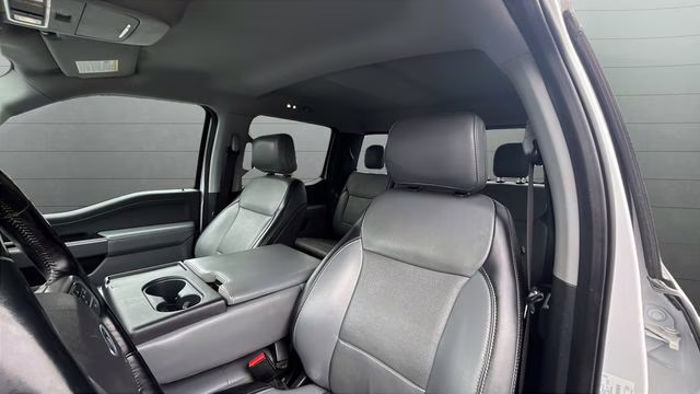 2021 Oxford White Ford F-150 Lariat 4X4 Truck