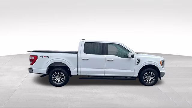 2021 Oxford White Ford F-150 Lariat 4X4 Truck