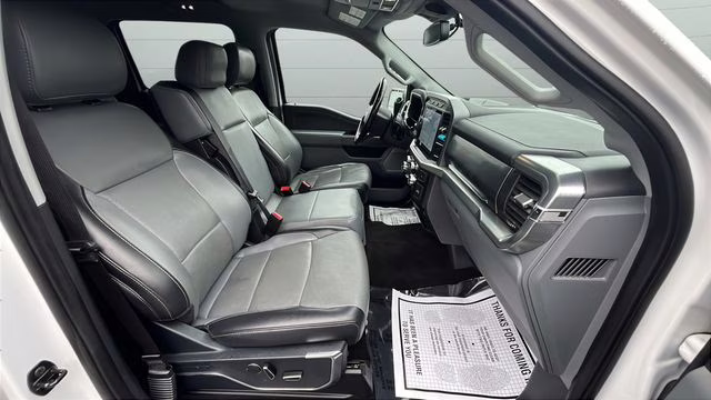 2021 Oxford White Ford F-150 Lariat 4X4 Truck