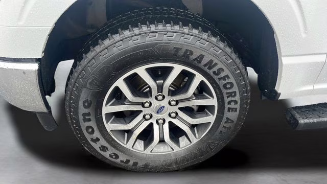 2021 Oxford White Ford F-150 Lariat 4X4 Truck