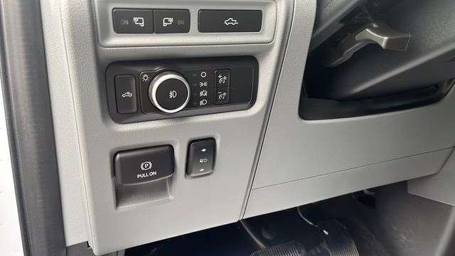 2021 Oxford White Ford F-150 Lariat 4X4 Truck