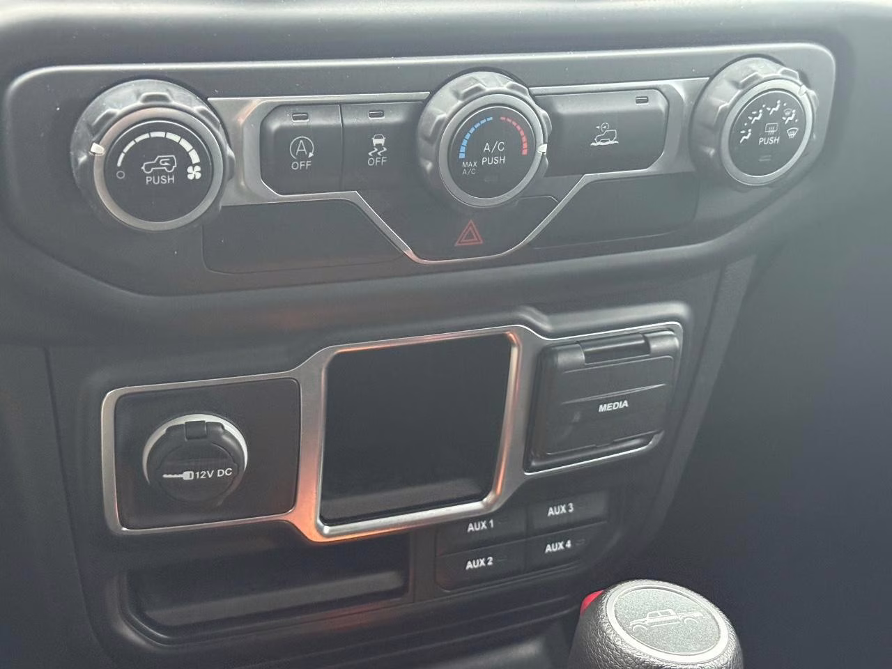 2020 Bright White Clearcoat Jeep Gladiator Sport 4X4 Truck