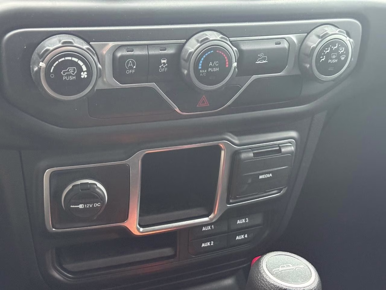2020 Bright White Clearcoat Jeep Gladiator Sport 4X4 Truck