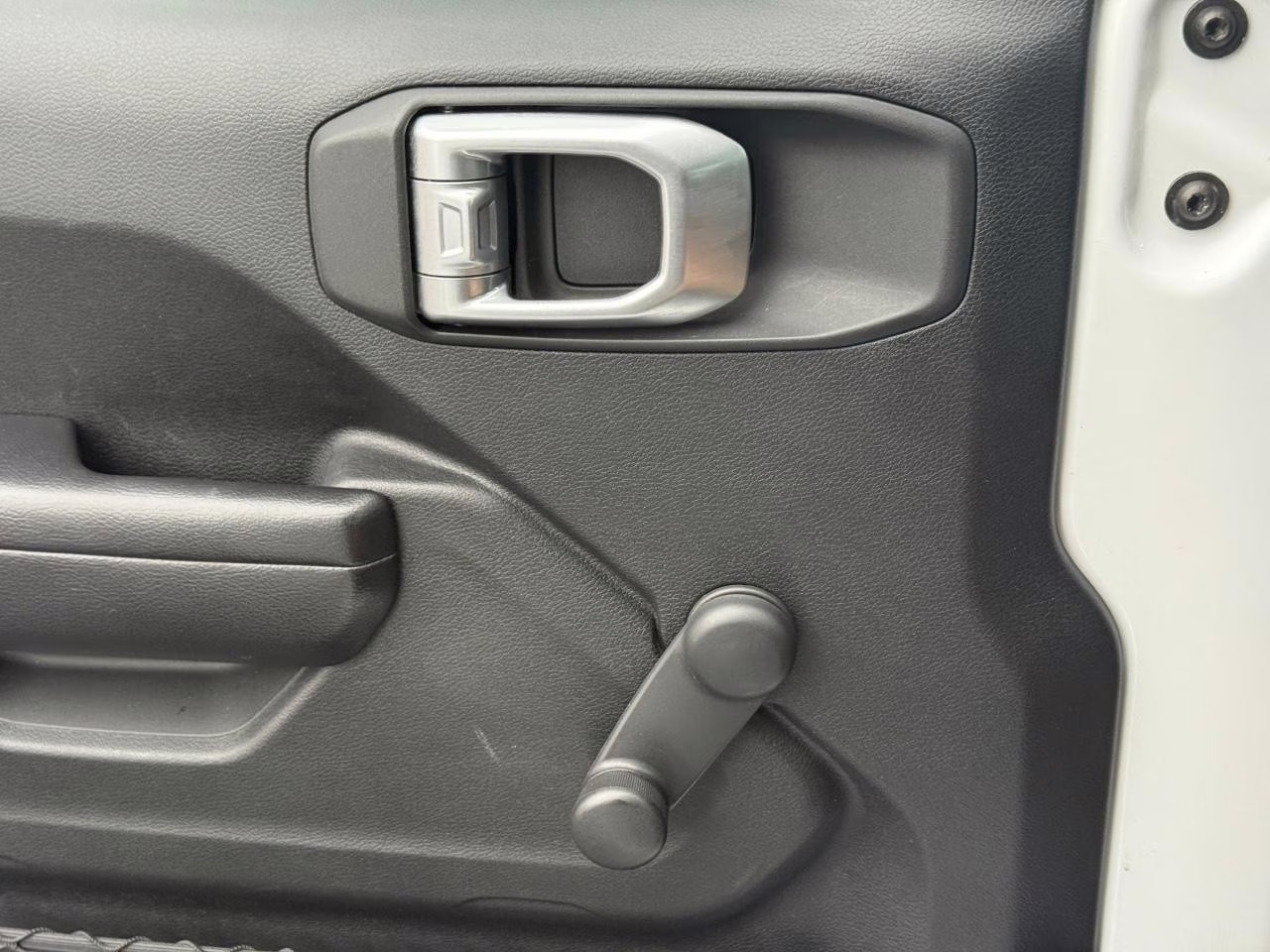 2020 Bright White Clearcoat Jeep Gladiator Sport 4X4 Truck