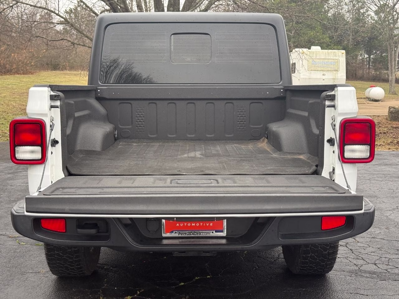 2020 Bright White Clearcoat Jeep Gladiator Sport 4X4 Truck