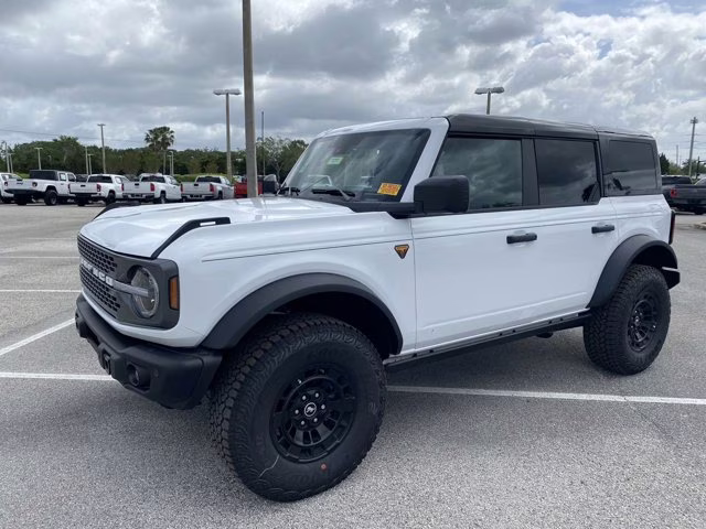 2026 Oxford White Ford Bronco Badlands 4X4 Convertible