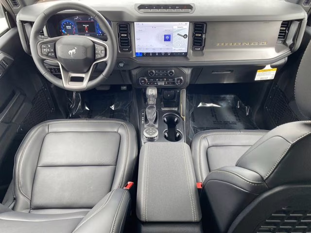 2026 Oxford White Ford Bronco Badlands 4X4 Convertible