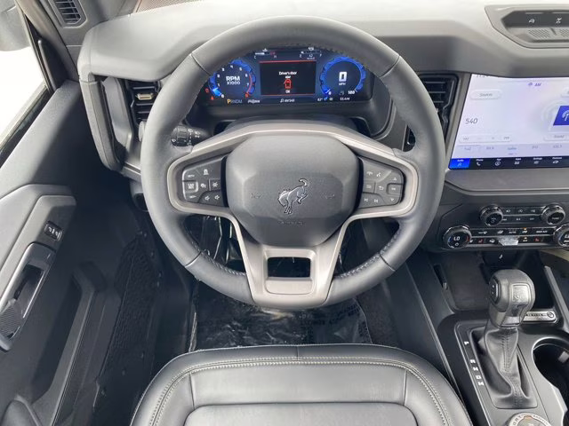 2026 Oxford White Ford Bronco Badlands 4X4 Convertible