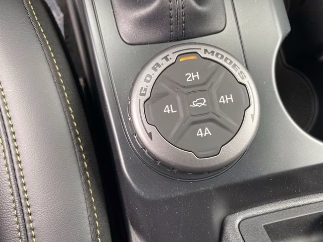 2026 Oxford White Ford Bronco Badlands 4X4 Convertible