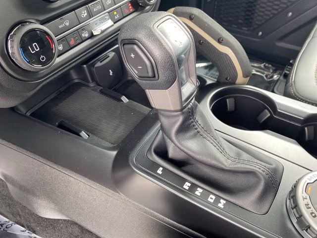 2026 Oxford White Ford Bronco Badlands 4X4 Convertible