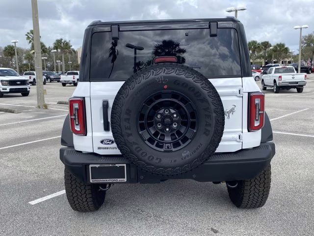 2026 Oxford White Ford Bronco Badlands 4X4 Convertible