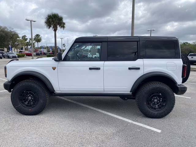2026 Oxford White Ford Bronco Badlands 4X4 Convertible