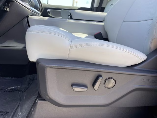 2026 Agate Black Metallic Ford Expedition Platinum 4X4 SUV