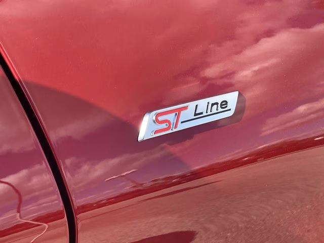 2026 Rapid Red Metallic Tinted Clearcoat Ford Explorer ST-Line RWD SUV