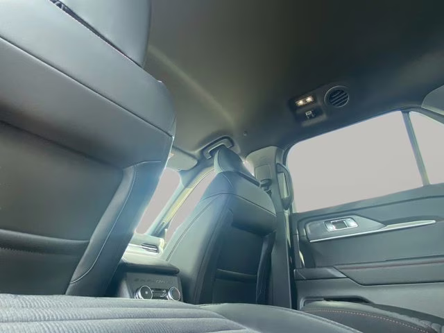 2026 Rapid Red Metallic Tinted Clearcoat Ford Explorer ST-Line RWD SUV