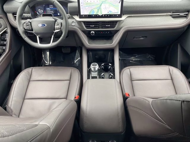 2026 Star White Metallic Tri-Coat Ford Explorer Platinum 4X4 SUV