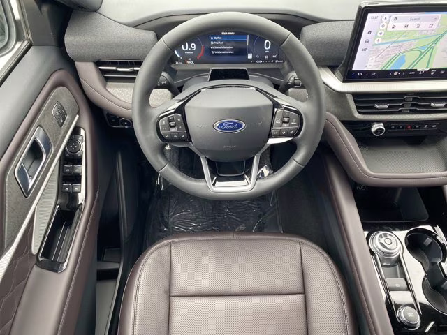 2026 Star White Metallic Tri-Coat Ford Explorer Platinum 4X4 SUV