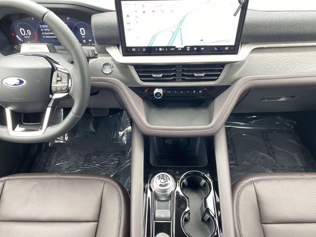 2026 Star White Metallic Tri-Coat Ford Explorer Platinum 4X4 SUV