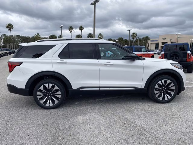 2026 Star White Metallic Tri-Coat Ford Explorer Platinum 4X4 SUV