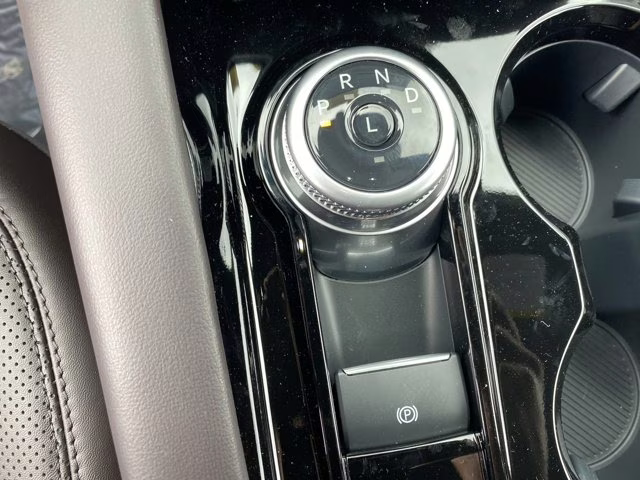 2026 Star White Metallic Tri-Coat Ford Explorer Platinum 4X4 SUV