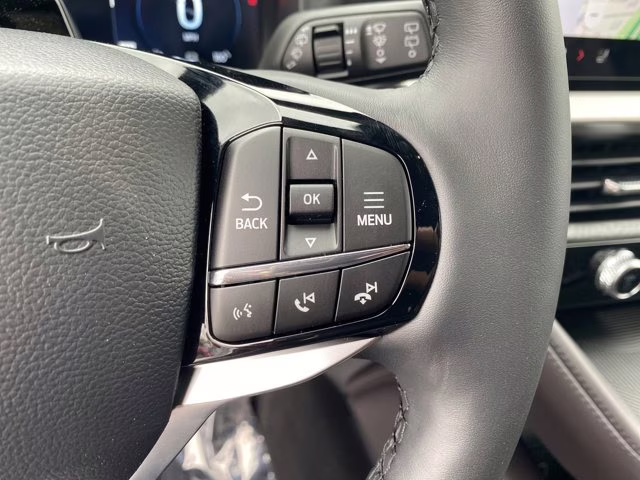 2026 Star White Metallic Tri-Coat Ford Explorer Platinum 4X4 SUV