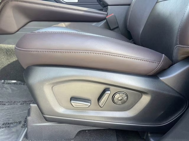 2026 Agate Black Metallic Ford Explorer Platinum 4X4 SUV