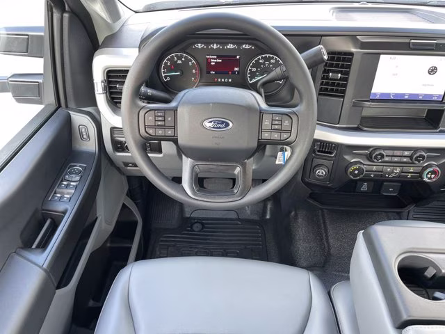 2026 Oxford White Ford Super Duty F-350 SRW XL RWD Truck