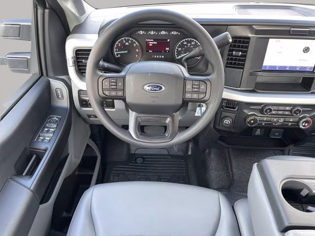 2026 Oxford White Ford Super Duty F-350 SRW XL RWD Truck