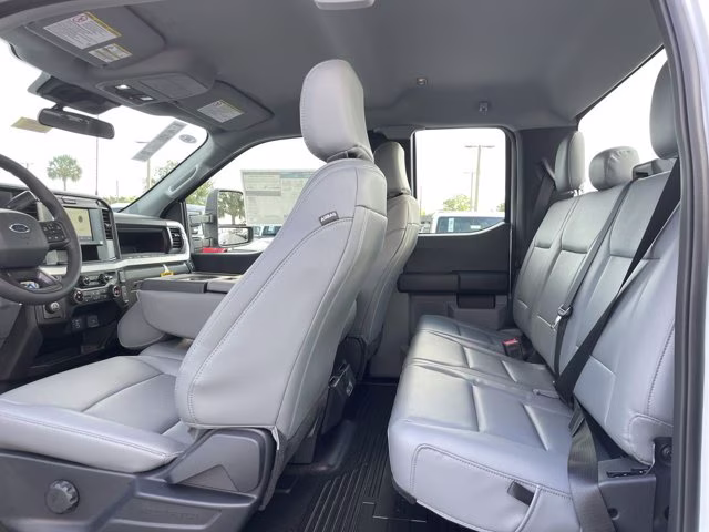 2026 Oxford White Ford Super Duty F-350 SRW XL RWD Truck