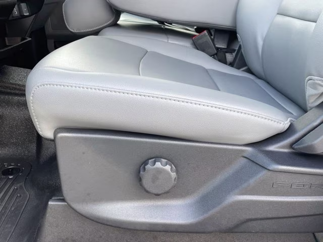2026 Oxford White Ford Super Duty F-350 SRW XL RWD Truck