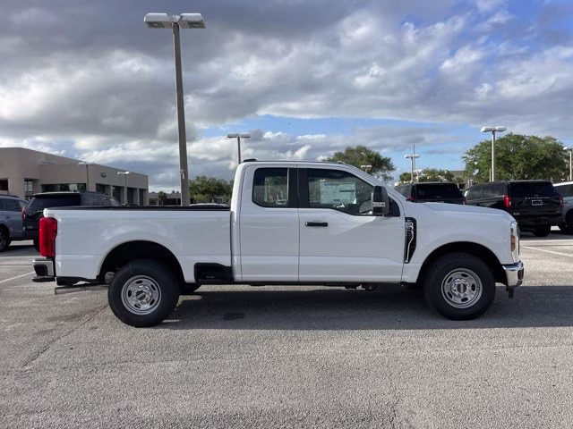 2026 Oxford White Ford Super Duty F-350 SRW XL RWD Truck