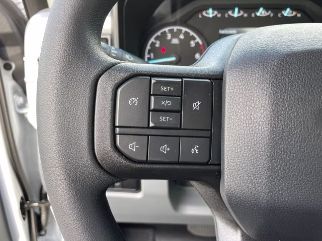 2026 Oxford White Ford Super Duty F-350 SRW XL RWD Truck