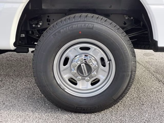 2026 Oxford White Ford Super Duty F-350 SRW XL RWD Truck