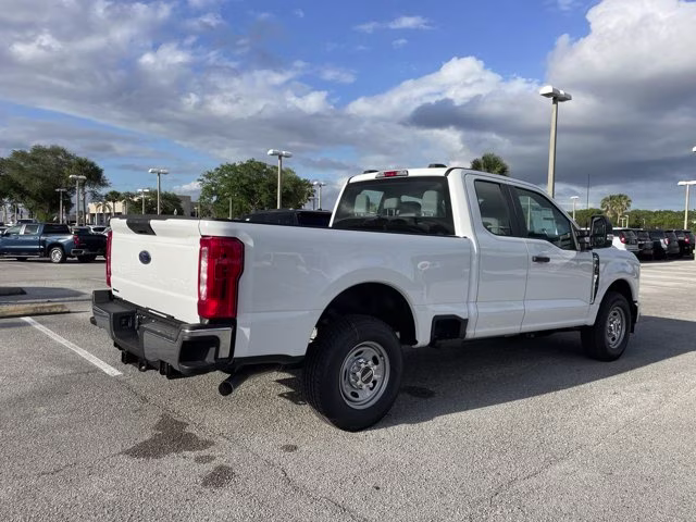2026 Oxford White Ford Super Duty F-350 SRW XL RWD Truck