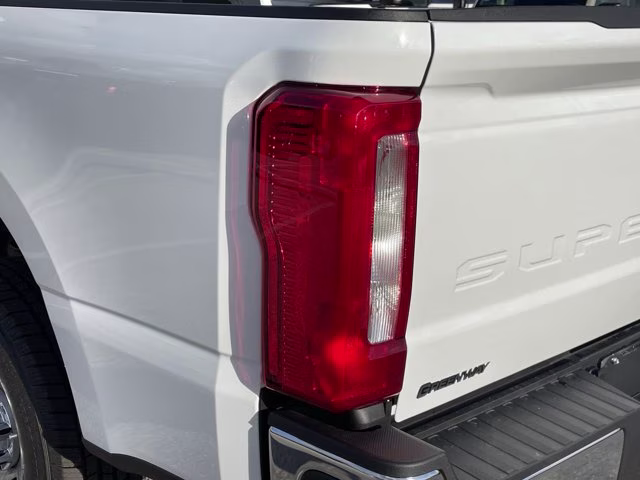 2026 Oxford White Ford Super Duty F-350 SRW XL RWD Truck