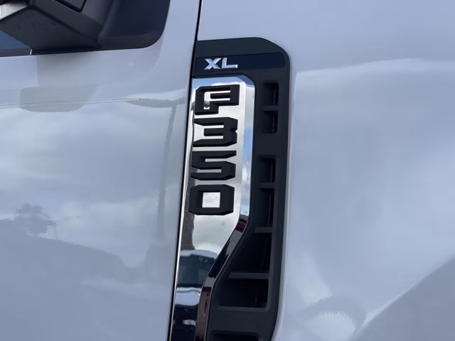 2026 Oxford White Ford Super Duty F-350 SRW XL RWD Truck