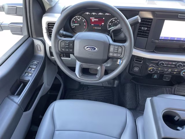 2026 Oxford White Ford Super Duty F-350 SRW XL RWD Truck