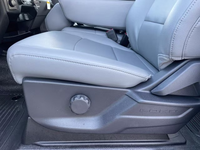 2026 Oxford White Ford Super Duty F-350 SRW XL RWD Truck