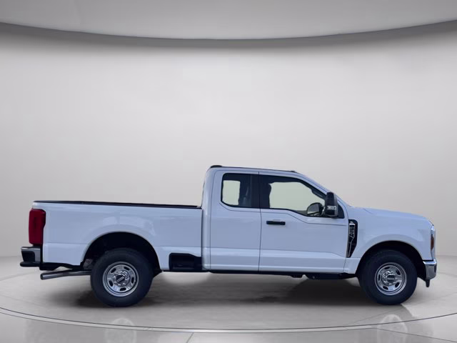 2026 Oxford White Ford Super Duty F-350 SRW XL RWD Truck