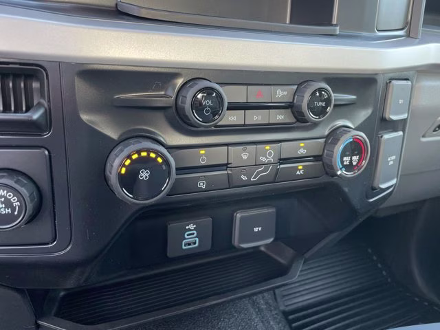2026 Oxford White Ford Super Duty F-350 SRW XL RWD Truck