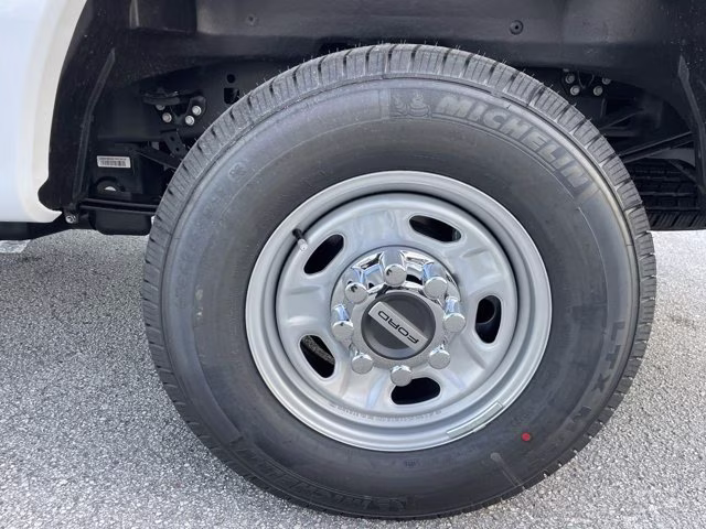 2026 Oxford White Ford Super Duty F-350 SRW XL RWD Truck
