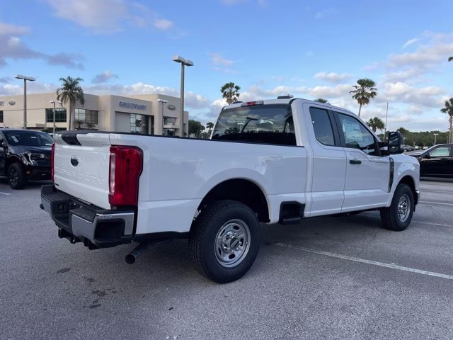 2026 Oxford White Ford Super Duty F-350 SRW XL RWD Truck