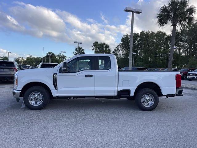 2026 Oxford White Ford Super Duty F-350 SRW XL RWD Truck