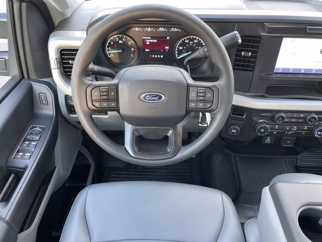 2026 Oxford White Ford Super Duty F-350 SRW XL RWD Truck