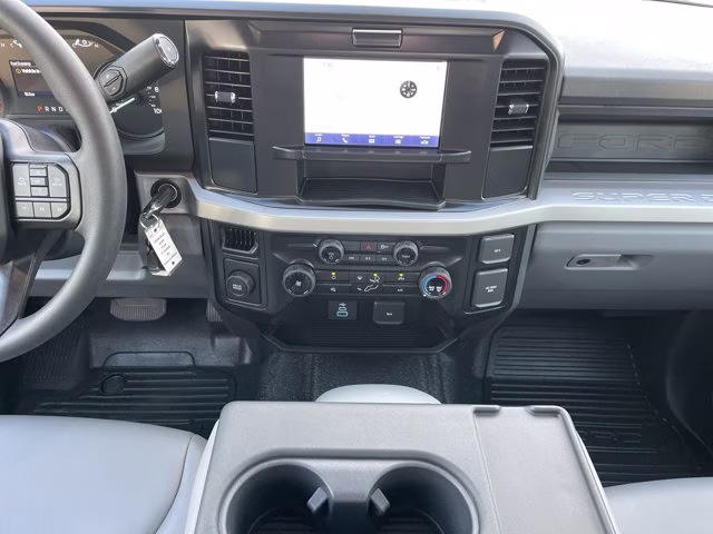 2026 Oxford White Ford Super Duty F-350 SRW XL RWD Truck