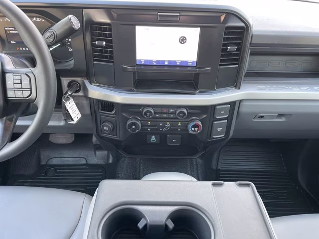 2026 Oxford White Ford Super Duty F-350 SRW XL RWD Truck